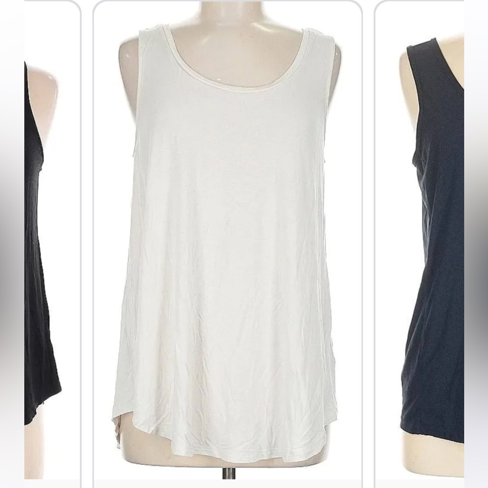 Old Navy Women's White and Black Tank Tops